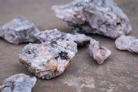  Bornes en Baryte: Quel Est Le Secret de Cette Poudre Magique dans L'Industrie du forage ?