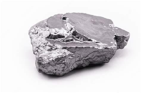 Molybdenite: Un Metal Rare Pour L'Acier de Haute Performance et Les Catalyseurs Avancés !